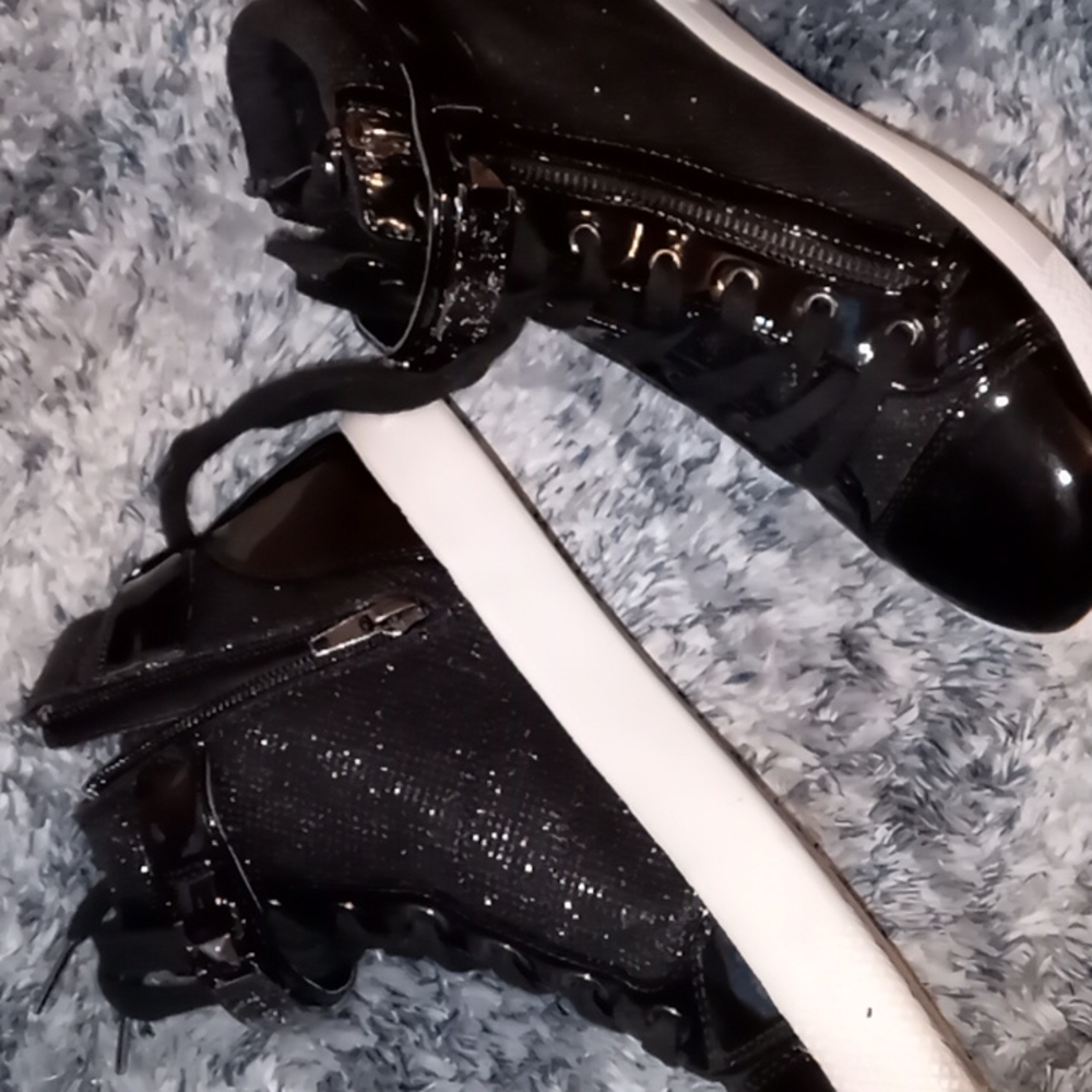 G BY GUESS shoes